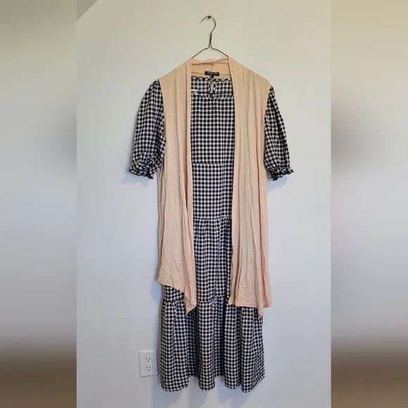 Stretchy Sleeveless Cardigan - Picture 4 of 8